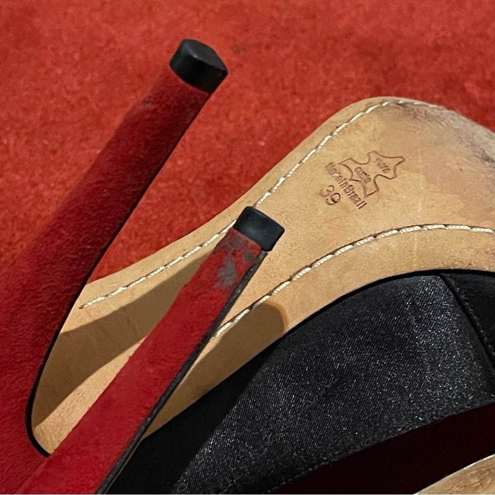 Alice + Olivia Face Pump - Picture 9 of 9